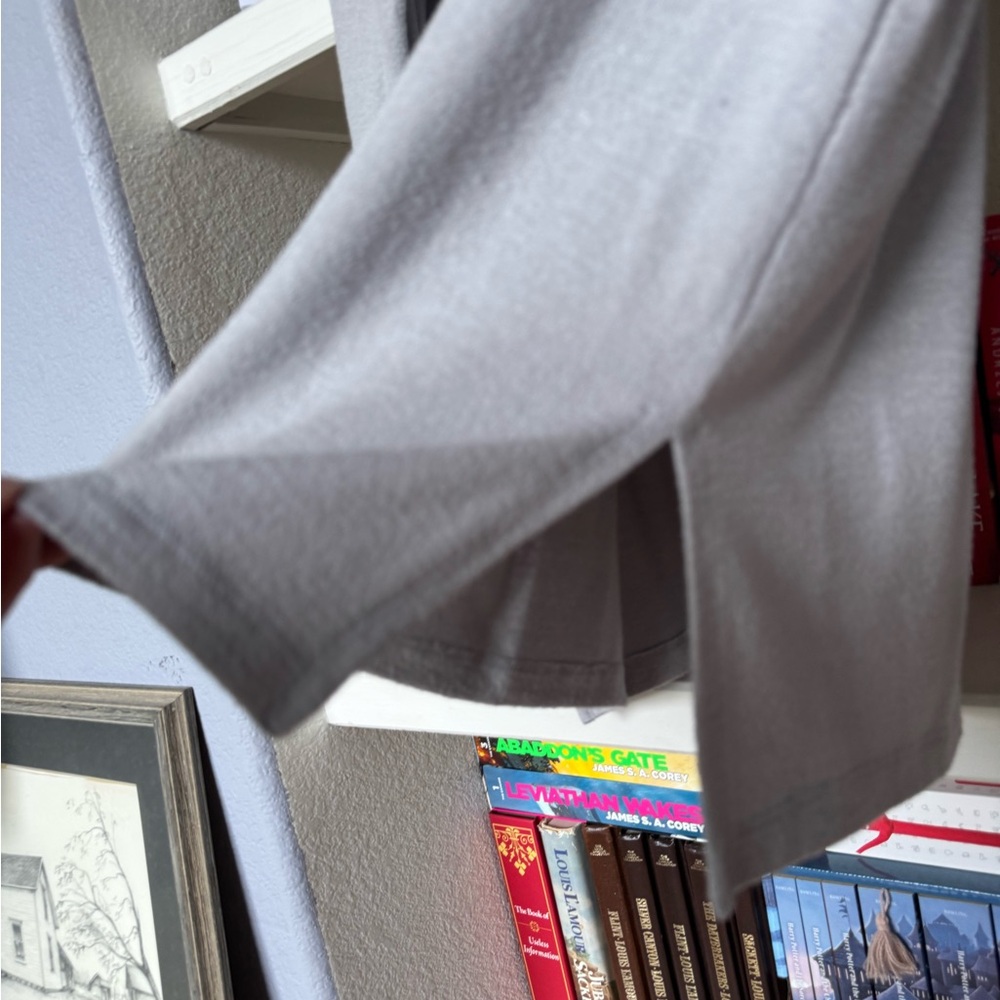 Abercrombie & Fitch Gray Sweater - Picture 3 of 3